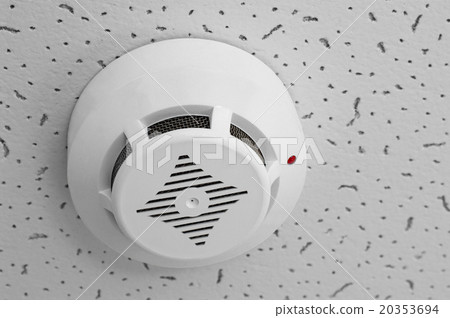 图库照片: smoke detector on ceiling