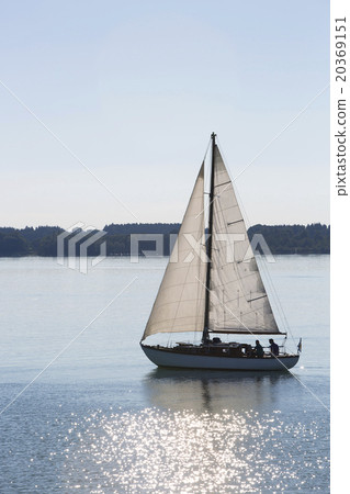 图库照片: sailing boat at lake chiemsee, bavaria, germany