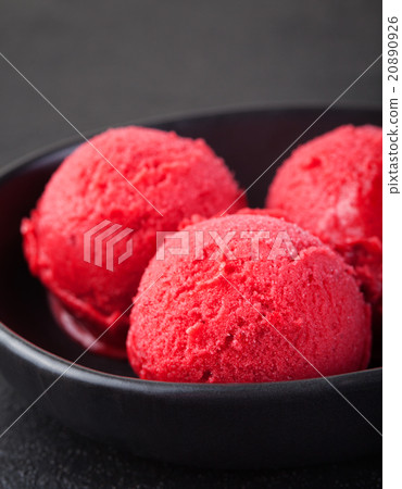 图库照片: ice cream cherry, raspberry, strawberry, cranberry