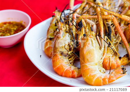 图库照片: grilled prawns