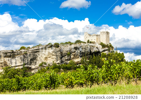 图库照片: ruins of castle in vaison-la-romaine with vineyard