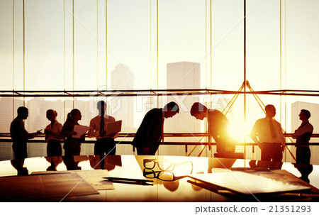 照片素材(图片): business people meeting bowing japanese culture