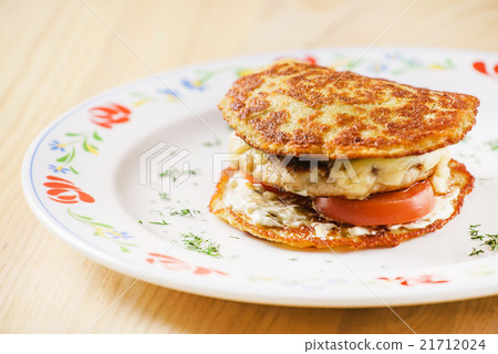 图库照片: potato pancake with meat