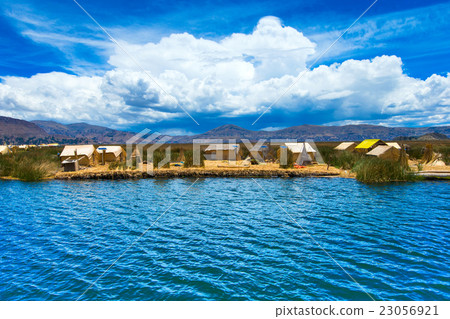 图库照片: totora boat on the titicaca lake near puno, peru