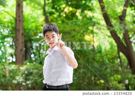 图库照片: 男初中生
