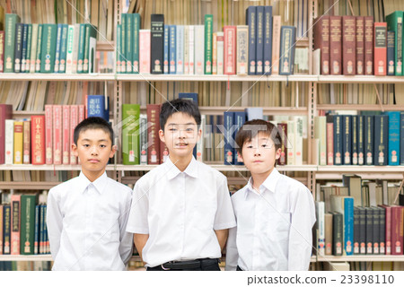 图库照片: 男初中生
