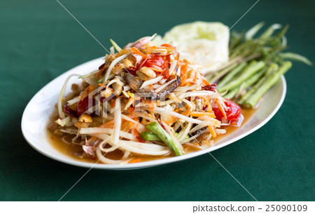 图库照片: papaya salad thai style (som tum ) on the table