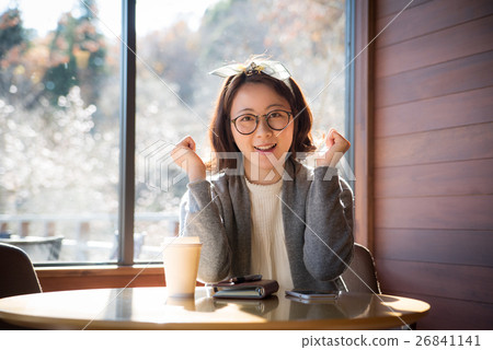 握拳 照片 咖啡 女性 女 首页 照片 姿势_表情_动作 姿势 握拳 咖啡