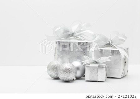 图库照片: silver gift box for christmas festival