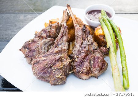 图库照片: grilled lamb chop steak