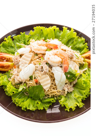 图库照片: seafood spicy noodles salad with thai style