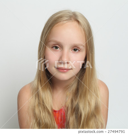 图库照片: young girl with blond hair