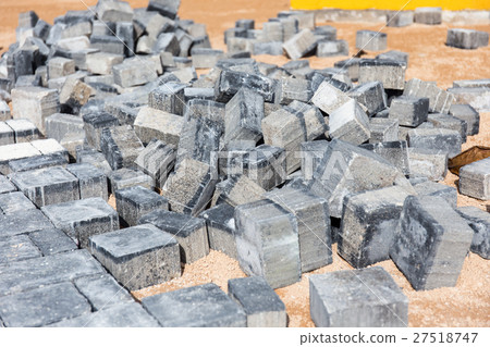 图库照片: pile of paving stone. ready for construction