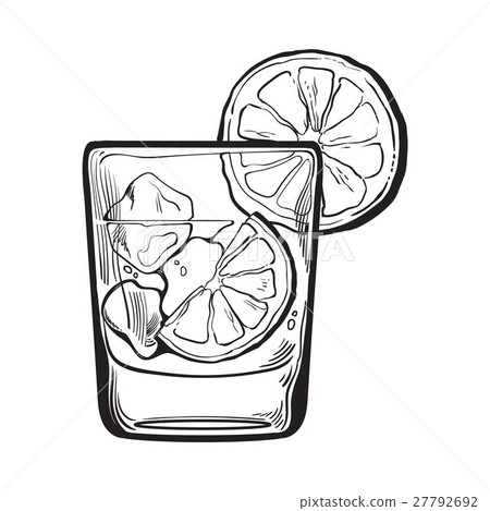 图库插图: glass of gin, vodka, soda water with ice and lime