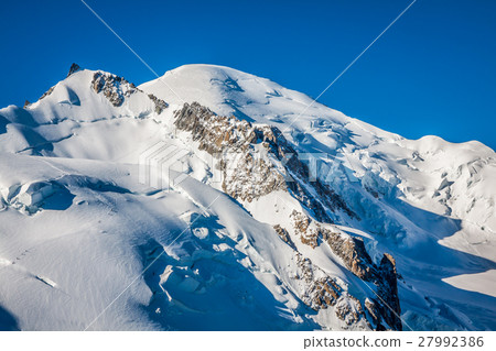 图库照片 the alps over chamonix