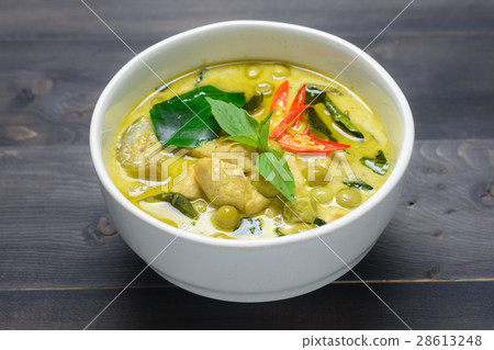 图库照片: green curry with chicken