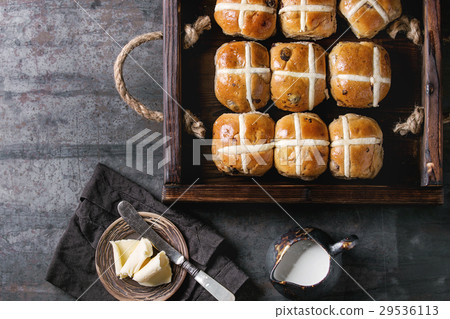 图库照片: hot cross buns