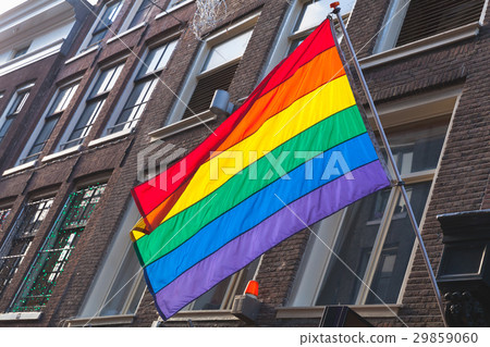 照片素材(图片 rainbow flag representing lgbt pride