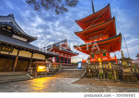 图库照片: kiyomizu-dera buddhist temple in kyoto, japan