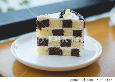 ginger sponge cake,spongecake 图库照片: chocolate and butter sponge cake