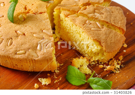 ginger sponge cake,spongecake 图库照片: lemon sponge cake