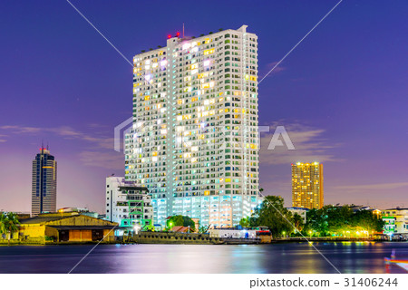 图库照片: high rise apartment building in bangkok