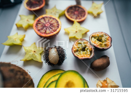 图库照片: exotic fruit platter.