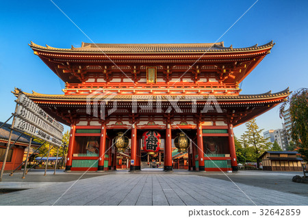 图库照片: sensoji-ji temple in asakusa, tokyo, japan