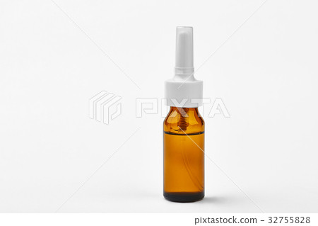 图库照片: nasal spray vial.