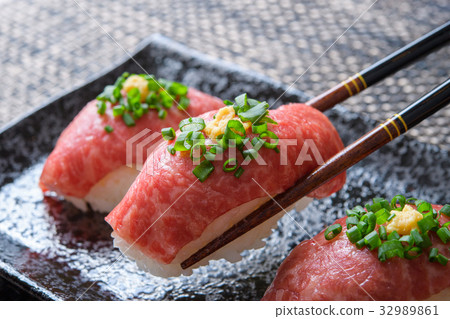 首页 照片 蔬菜_食品 肉 牛肉 和牛手工制作的寿司*pixta限定素材仅
