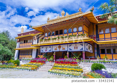 图库照片: norbulingka dalai lama summer palace, lhasa