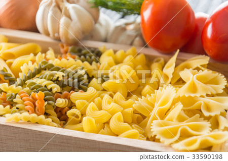 图库照片: dry pasta spaghetti with ingredient