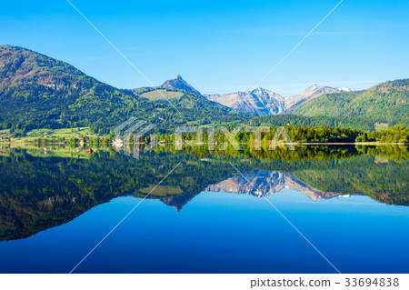 图库照片: wolfgangsee lake in austria