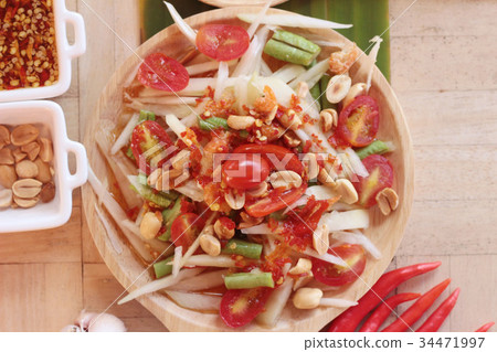 图库照片: spicy papaya salad is delicious ,thai food.