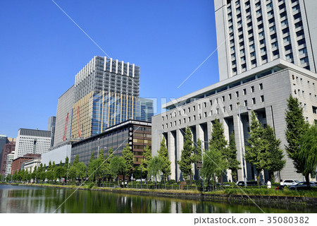 图库照片: 东京都市风景丸之内办公室街道