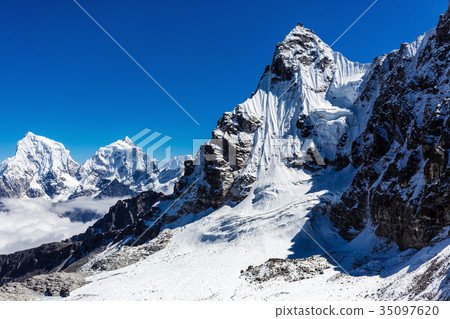 图库照片: snowy mountains of the himalayas