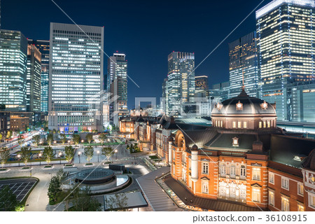 图库照片: 东京站夜景(东京都千代田区丸之内)2017年10月