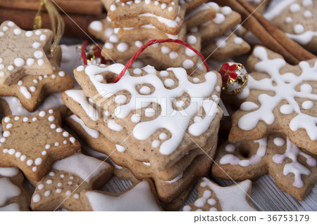 图库照片 new year's gingerbread decorated with icing