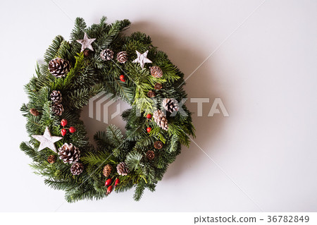 图库照片: christmas wreath on a white background.