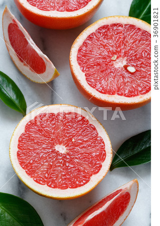 图库照片: view from above of grapefruits