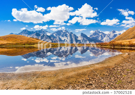 图库照片 koruldi lake svaneti