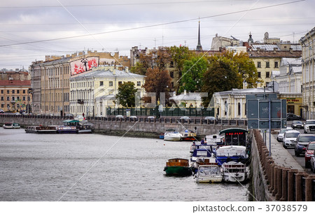 图库照片: view of the canal in st. petersburg, russia