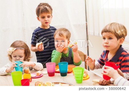 图库照片: lunch in kindergarden