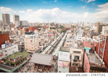 照片素材(图片): 浅草浅草旅游文化中心(东京都台东区)的城市景观