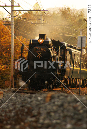 黃昏火車 7243