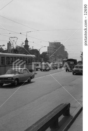 The landscape of Showa era runs by the Tokyo Metropolitan Government, Yasukuni Street Kudansaka Showa 43 years The landscape of Showa era runs by the Tokyo Metropolitan Government, Yasukuni Street Kudansaka Showa 43 years 12690