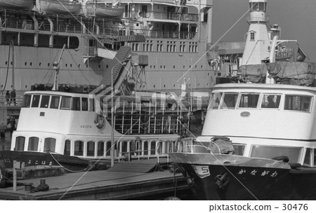 橫濱·山下公園的Hikawa Maru 1945年1月 橫濱·山下公園的Hikawa Maru 1945年1月 30476
