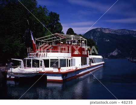 Lake Annecy 48235