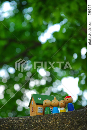4 people with family 4 people with family 59945