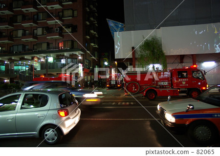 Fire engine at night Fire engine at night 82065